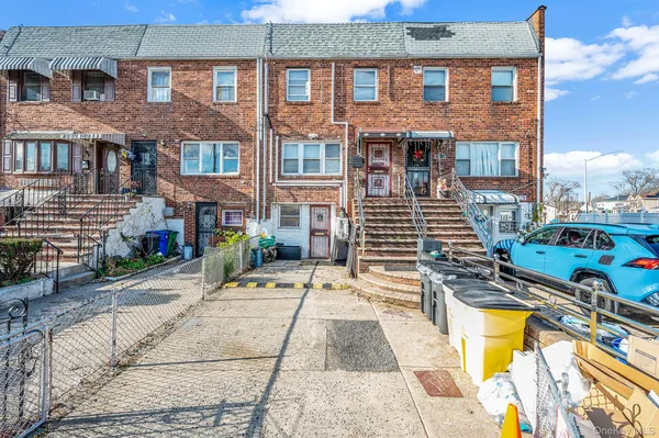 $650,000 | 179-49 Eveleth Road | St. Albans