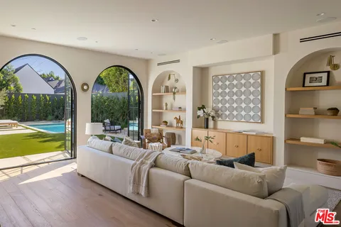 $4,795,000 | 344 North Vista Street, Los Angeles, CA 90036