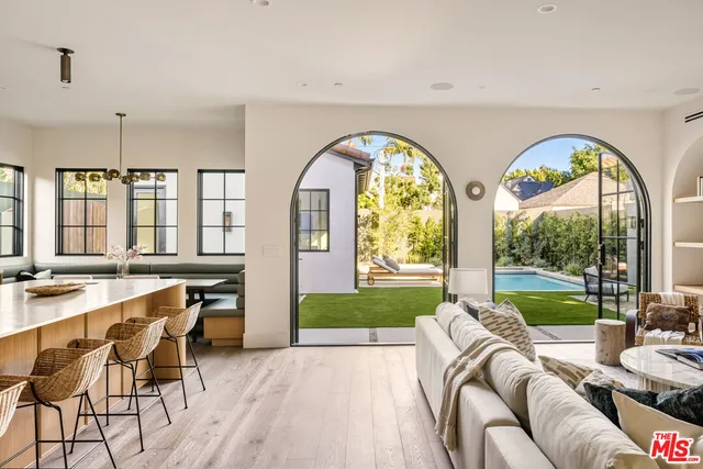 $4,795,000 | 344 North Vista Street, Los Angeles, CA 90036