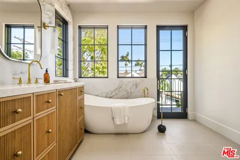 $4,795,000 | 344 North Vista Street, Los Angeles, CA 90036