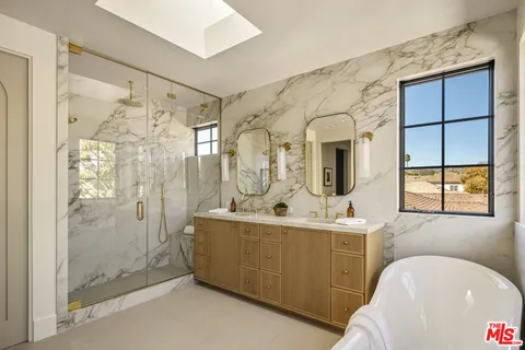 $4,795,000 | 344 North Vista Street, Los Angeles, CA 90036