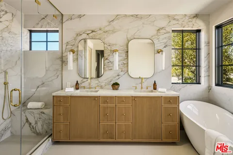 $4,795,000 | 344 North Vista Street, Los Angeles, CA 90036