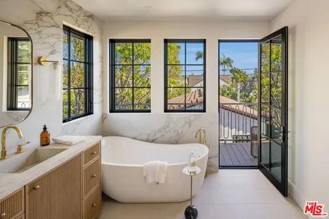 $4,795,000 | 344 North Vista Street, Los Angeles, CA 90036