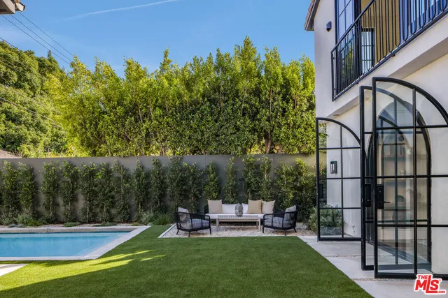 $4,795,000 | 344 North Vista Street, Los Angeles, CA 90036