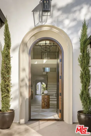$4,795,000 | 344 North Vista Street, Los Angeles, CA 90036