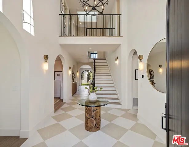 $4,795,000 | 344 North Vista Street, Los Angeles, CA 90036
