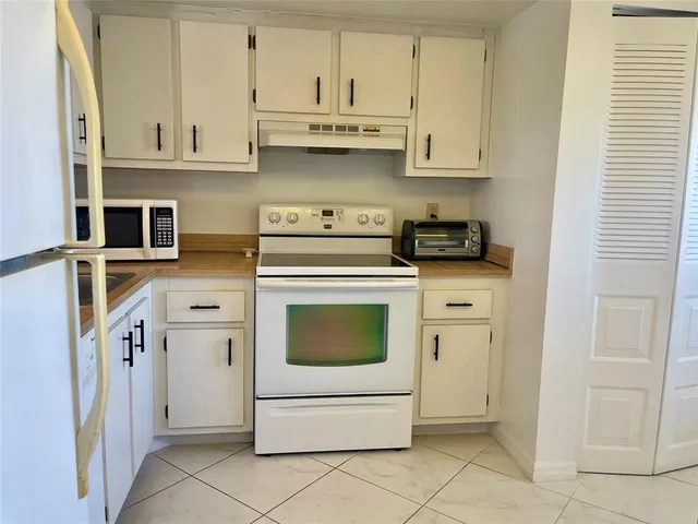 $149,500 | 7640 Northwest 18th Street, Unit 401, Margate, FL 33063