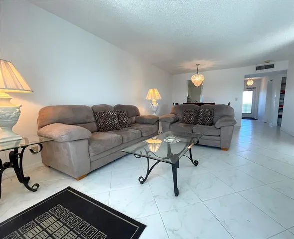 $149,500 | 7640 Northwest 18th Street, Unit 401, Margate, FL 33063