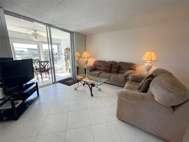 $149,500 | 7640 Northwest 18th Street, Unit 401, Margate, FL 33063