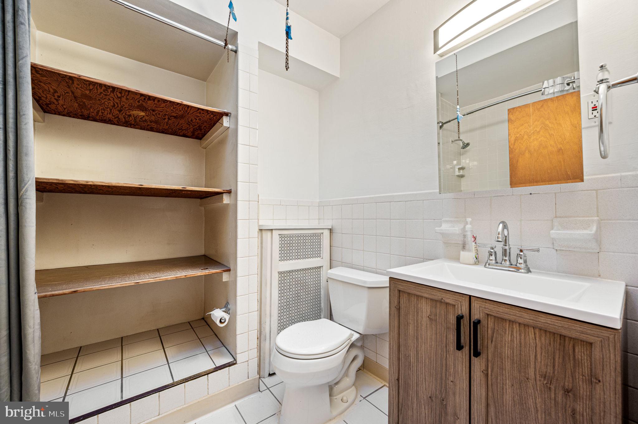 360 Huntley Road Upper Darby, PA 19082 - Photo 20 of 24 Bathroom
