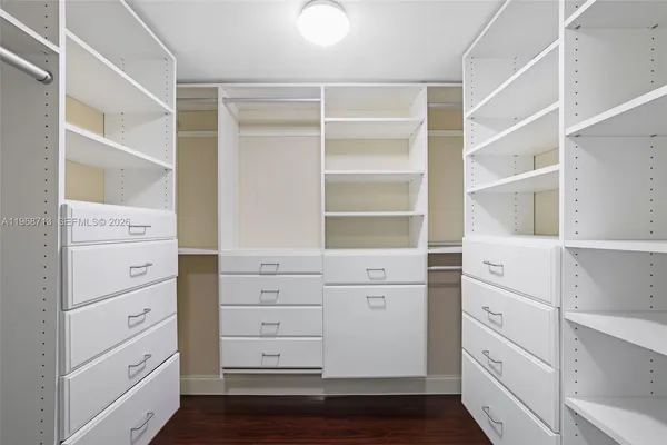 $3,200 | 2101 Brickell Avenue, Unit 1704, Miami, FL 33129