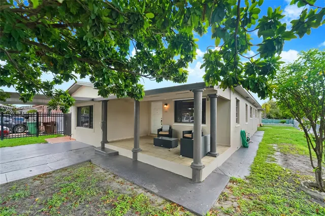 $2,600 | 1321 West 2nd Avenue, Unit 1321, Hialeah, FL 33010