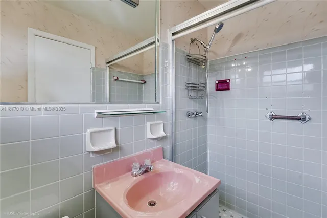 $2,600 | 1321 West 2nd Avenue, Unit 1321, Hialeah, FL 33010