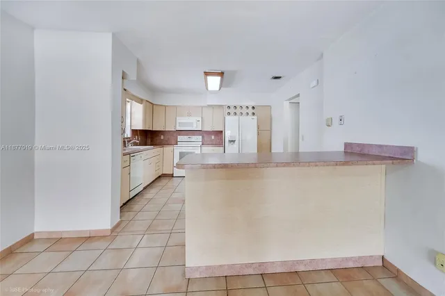 $2,600 | 1321 West 2nd Avenue, Unit 1321, Hialeah, FL 33010