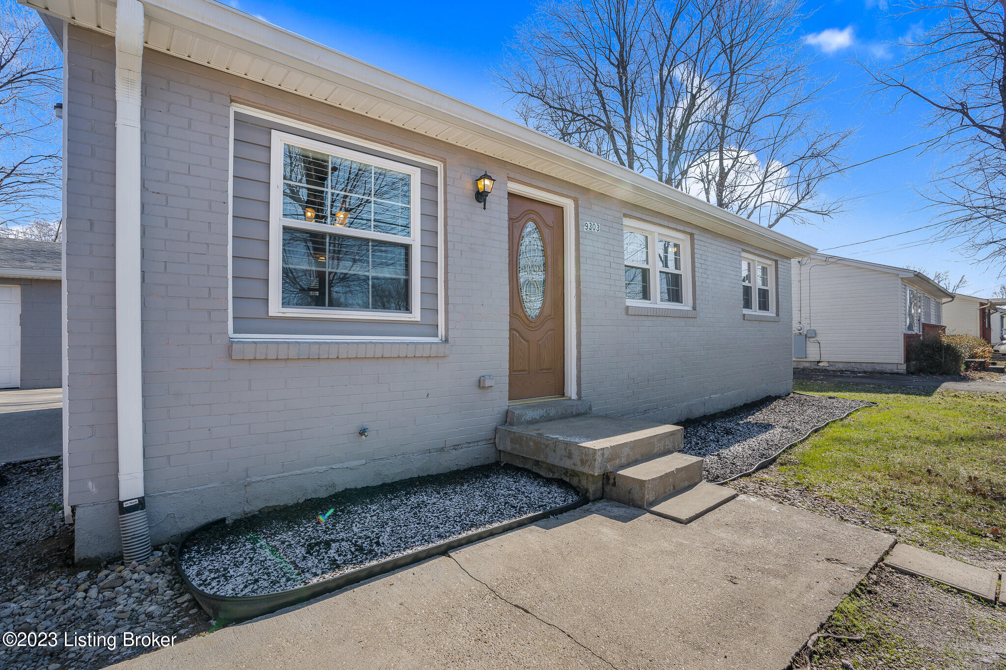 9303 New Maple Road Louisville, KY 40229 - Photo 6 of 28 DSC01236