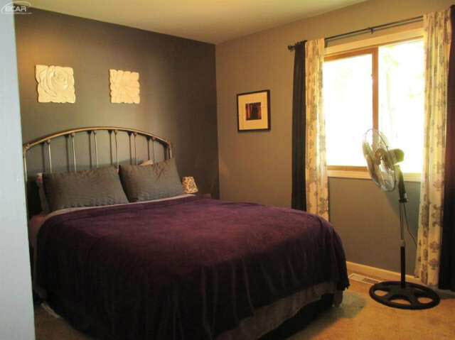 2351 West Thompson Road Fenton, MI 48430 - Photo 8 of 11 21172123-8.JPG