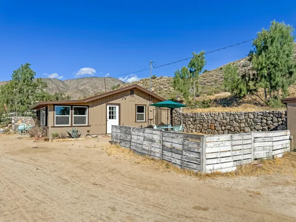 $379,500 | 10505 Hess Boulevard, Morongo Valley, CA 92256