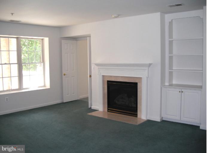 12330 Rosslare Ridge Road, Unit 106 Lutherville-Timonium, MD 21093 - Photo 1 of 16 Living Room