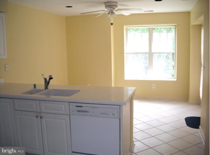 12330 Rosslare Ridge Road, Unit 106 Lutherville-Timonium, MD 21093 - Photo 2 of 16 Kitchen