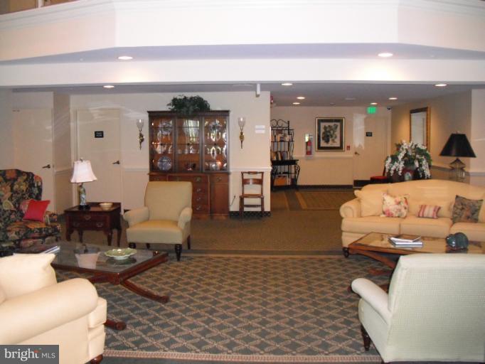 12330 Rosslare Ridge Road, Unit 106 Lutherville-Timonium, MD 21093 - Photo 3 of 16 Lobby