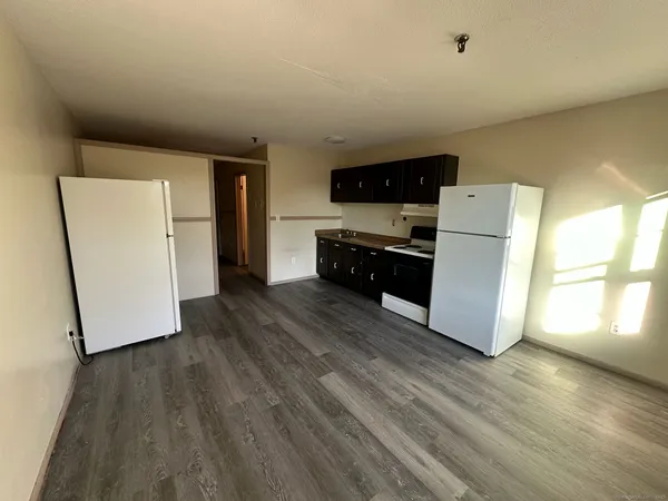 $1,100 | 1660 East Main Street, Unit 2D, Waterbury, CT 06705