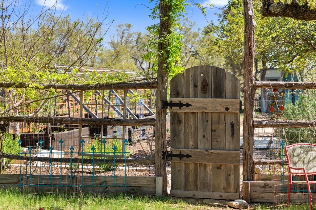 290 Sunset Ridge Dripping Springs, TX 78620 - Photo 27 of 39 View of gate