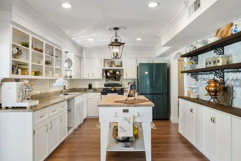 $1,297,000 | 290 Sunset Ridge, Dripping Springs, TX 78620