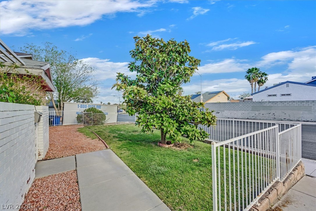 4432 East Viking Road Las Vegas, NV 89121 - Photo 2 of 25