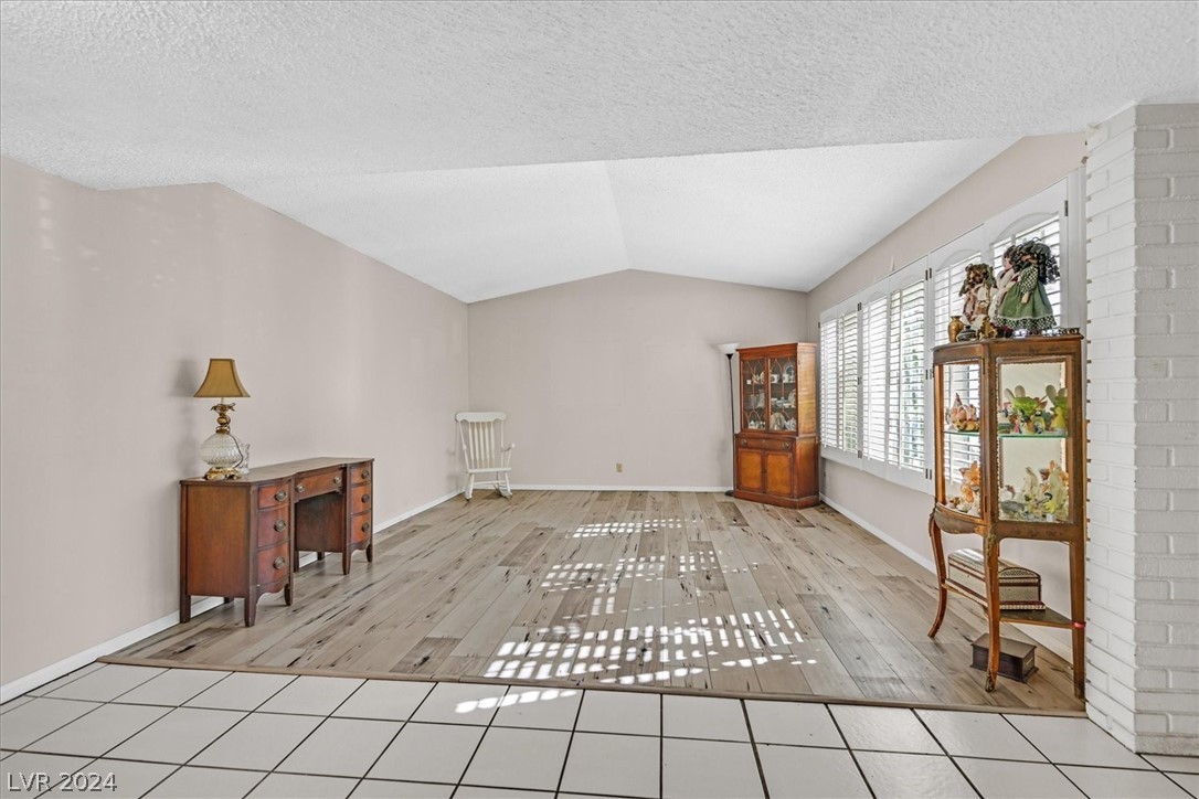4432 East Viking Road Las Vegas, NV 89121 - Photo 5 of 25