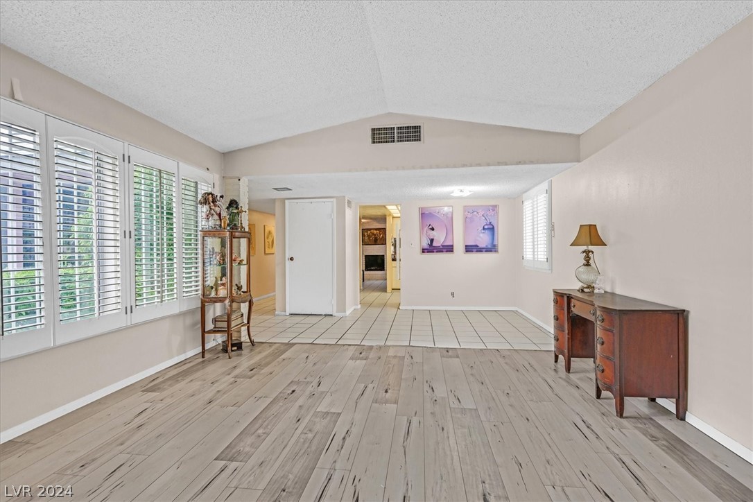 4432 East Viking Road Las Vegas, NV 89121 - Photo 6 of 25
