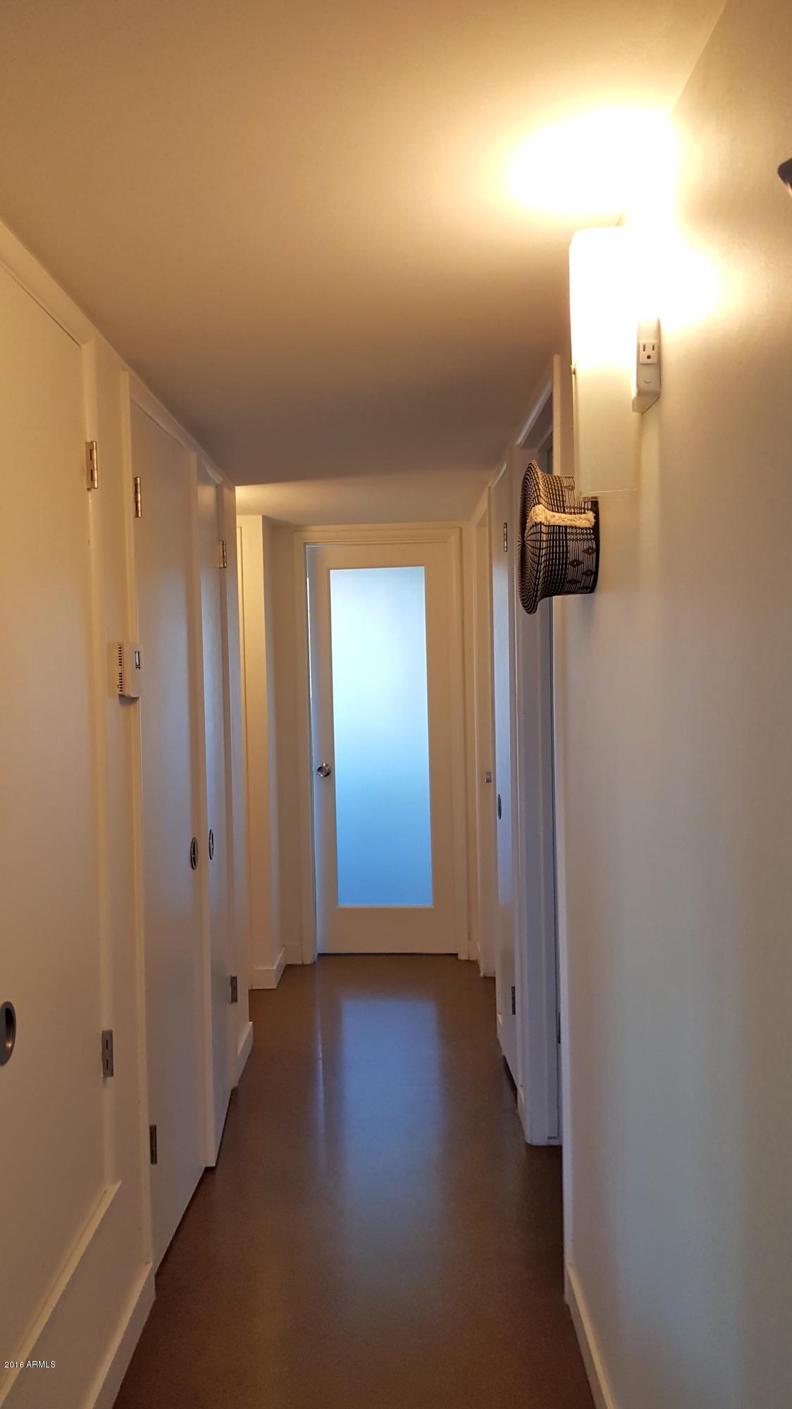4132 East Almeria Road Phoenix, AZ 85008 - Photo 9 of 24 Hallway