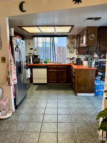 a view of a basket ball ground