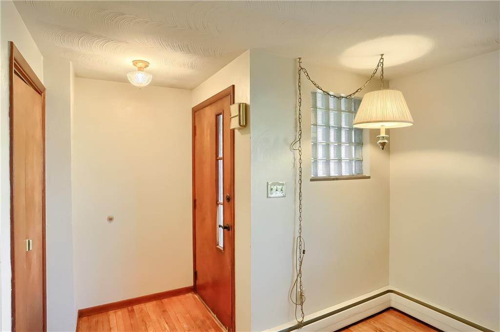 132 McFann Road Valencia, PA 16059 - Photo 2 of 25