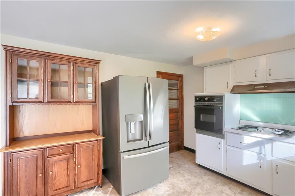 132 McFann Road Valencia, PA 16059 - Photo 8 of 25