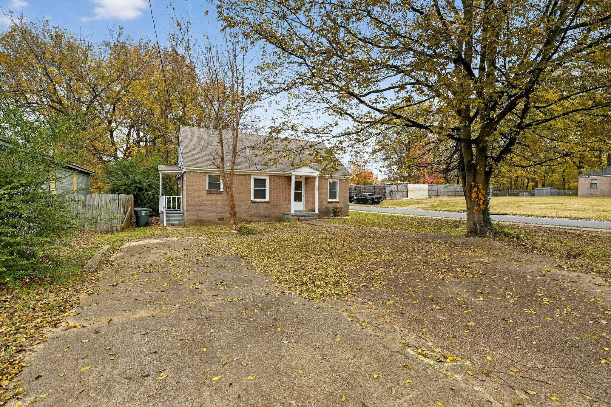 356 Hewlett Road Memphis, TN 38109 - Photo 2 of 30 a view of a yard with a tree