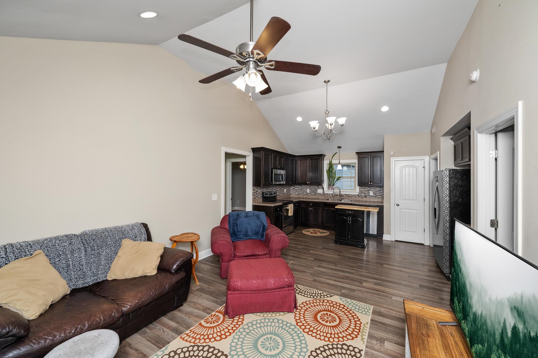 234 North Suber Road Greer, SC 29651 - Photo 5 of 33
