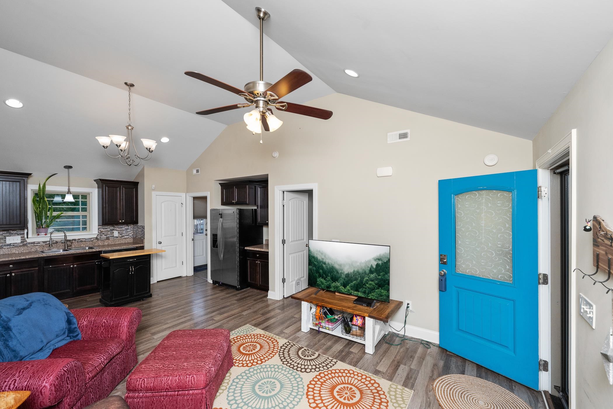 234 North Suber Road Greer, SC 29651 - Photo 8 of 33