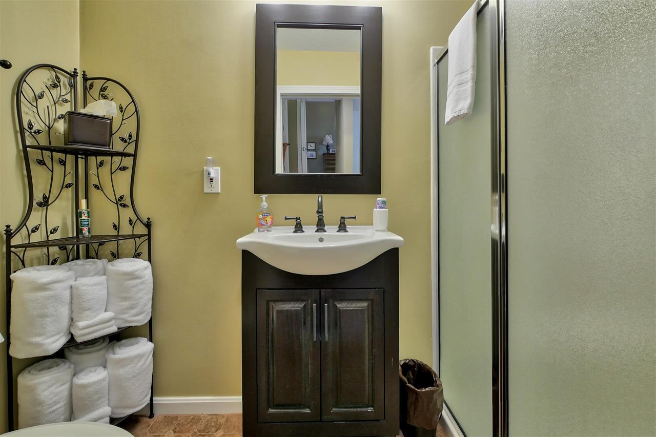 108 Hawthorne Village Road Nashua, NH 03062 - Photo 22 of 38 Gallery Image 22