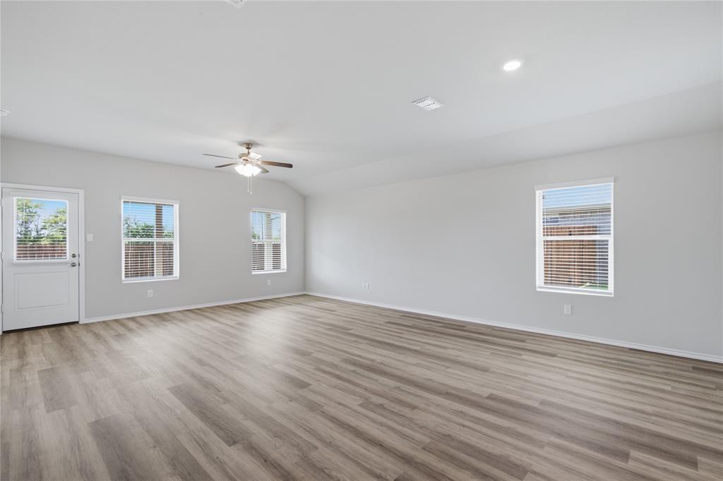 312 Blanco Drive Azle, TX 76020 - Photo 19 of 31