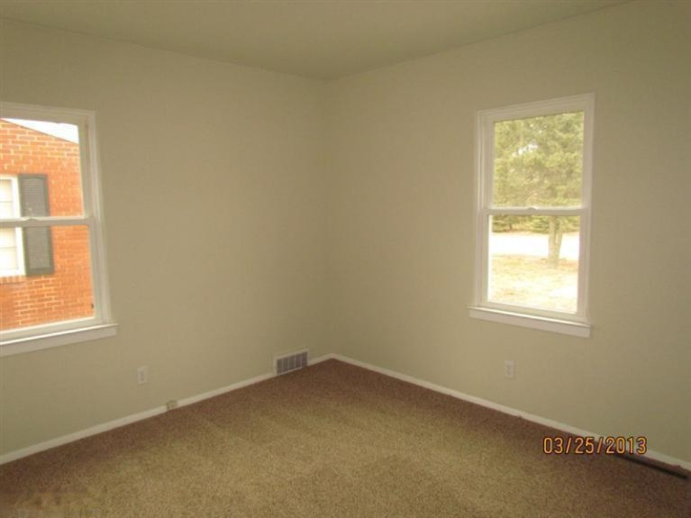 460 Onondaga Road Benton Harbor, MI 49022 - Photo 8 of 13 Additional Photo