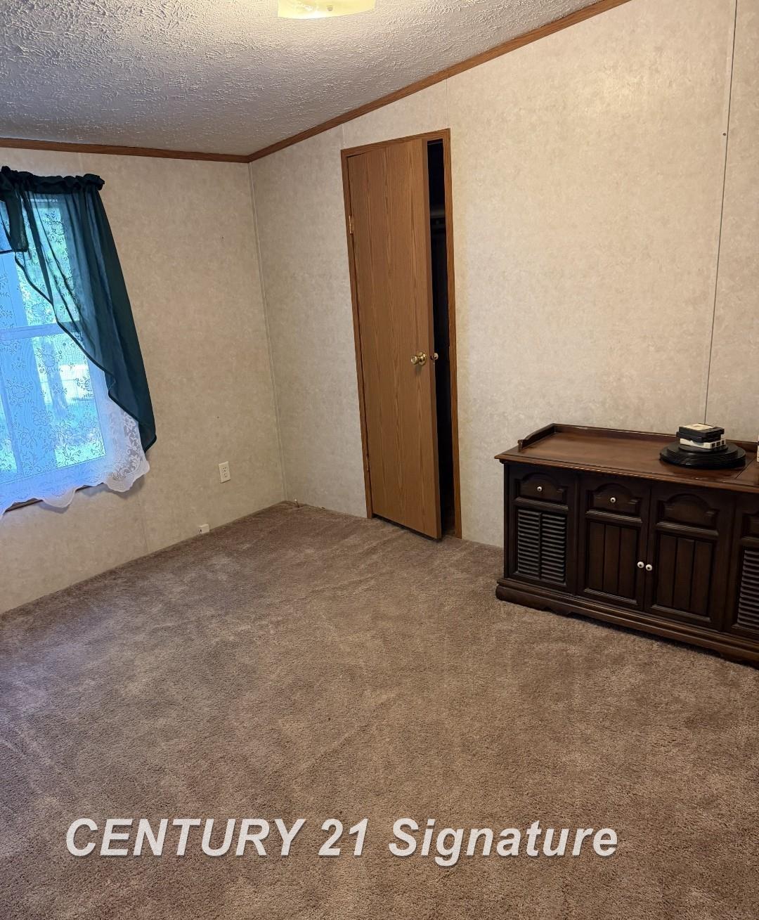 196 Apollo Avenue Flushing, MI 48433 - Photo 12 of 16 50213786-4791c14c-9559-4dd5-affe-0def9c01b5ee.JPG