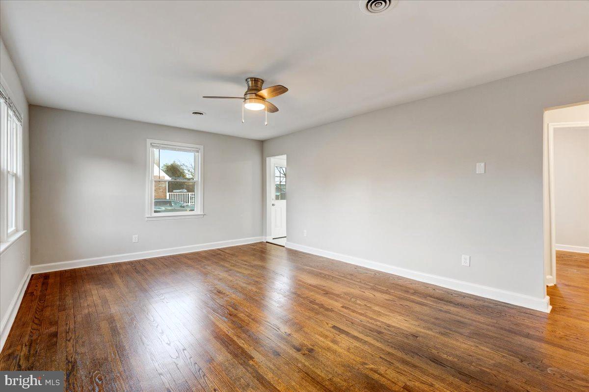 6203 Buckler Road Clinton, MD 20735 - Photo 2 of 30