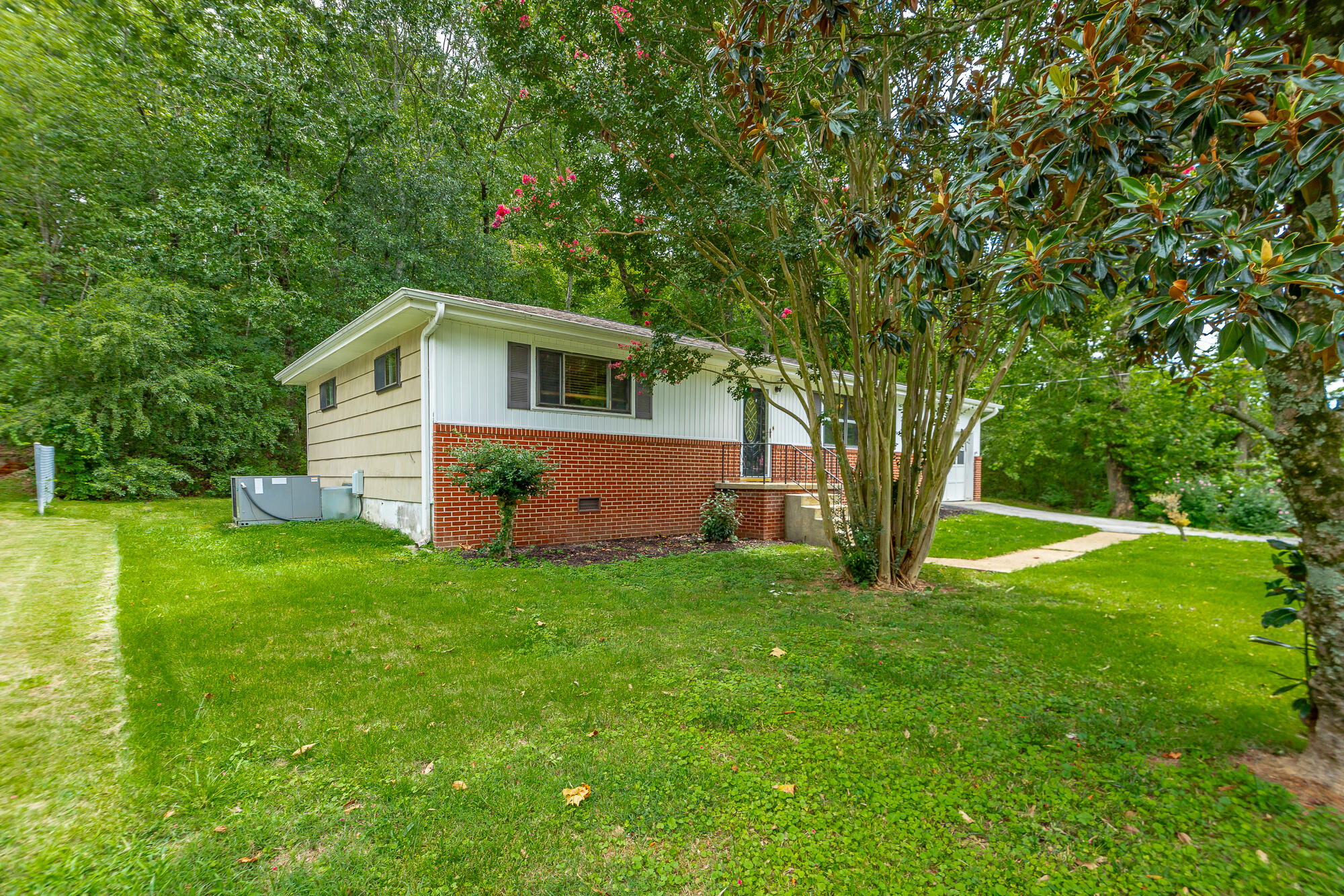 4802 Eldridge Road Hixson, TN 37343 - Photo 2 of 23 4802 Eldridge Road HD-41