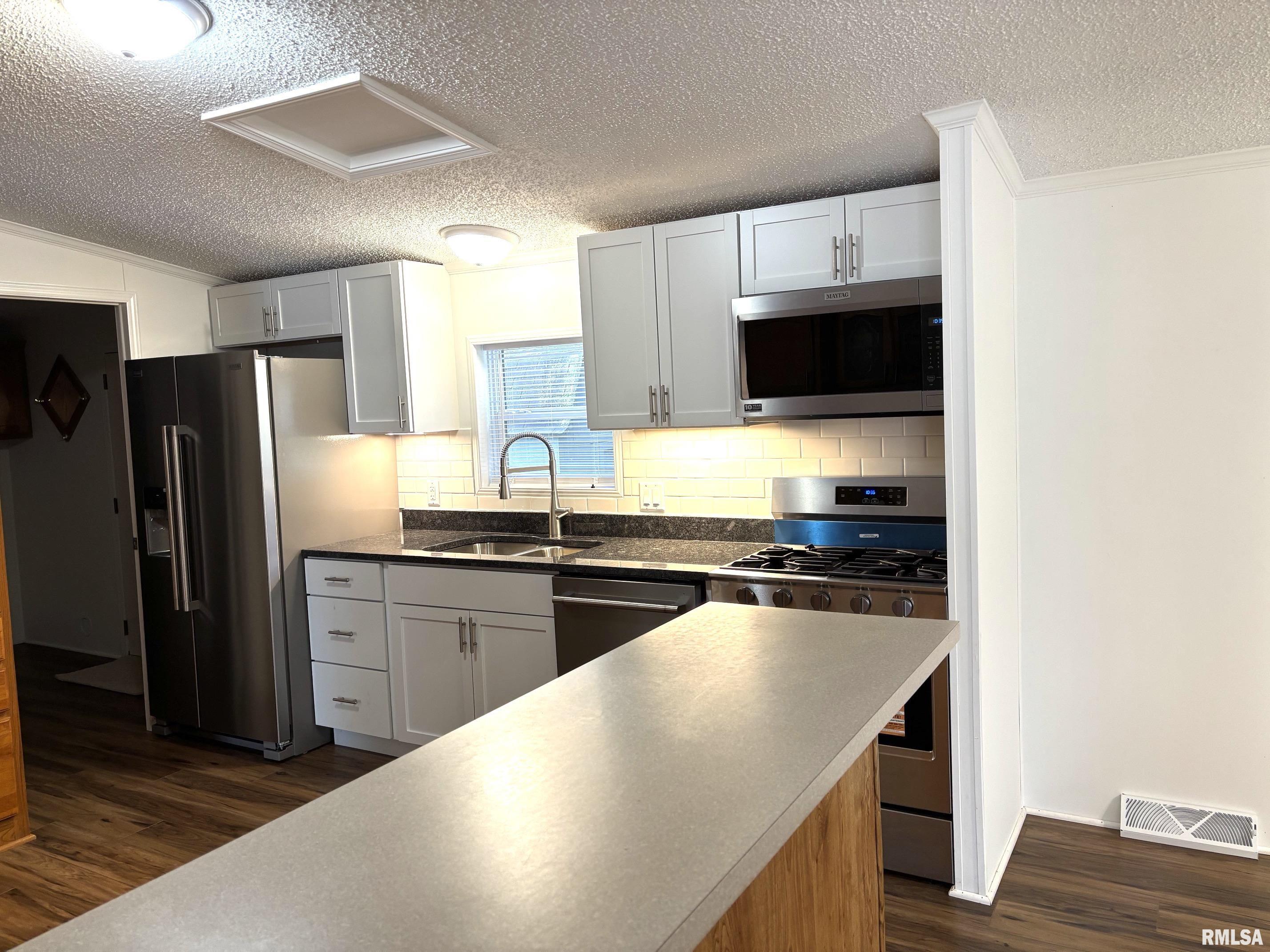 2800 Vía Rosso, Unit 73 Springfield, IL 62703 - Photo 16 of 43