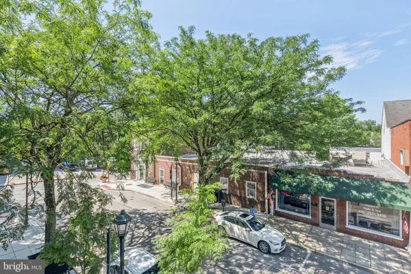 $3,390 | 203 Haverford Avenue, Unit 308, Narberth, PA 19072