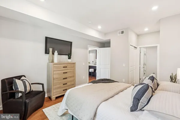 $3,390 | 203 Haverford Avenue, Unit 308, Narberth, PA 19072