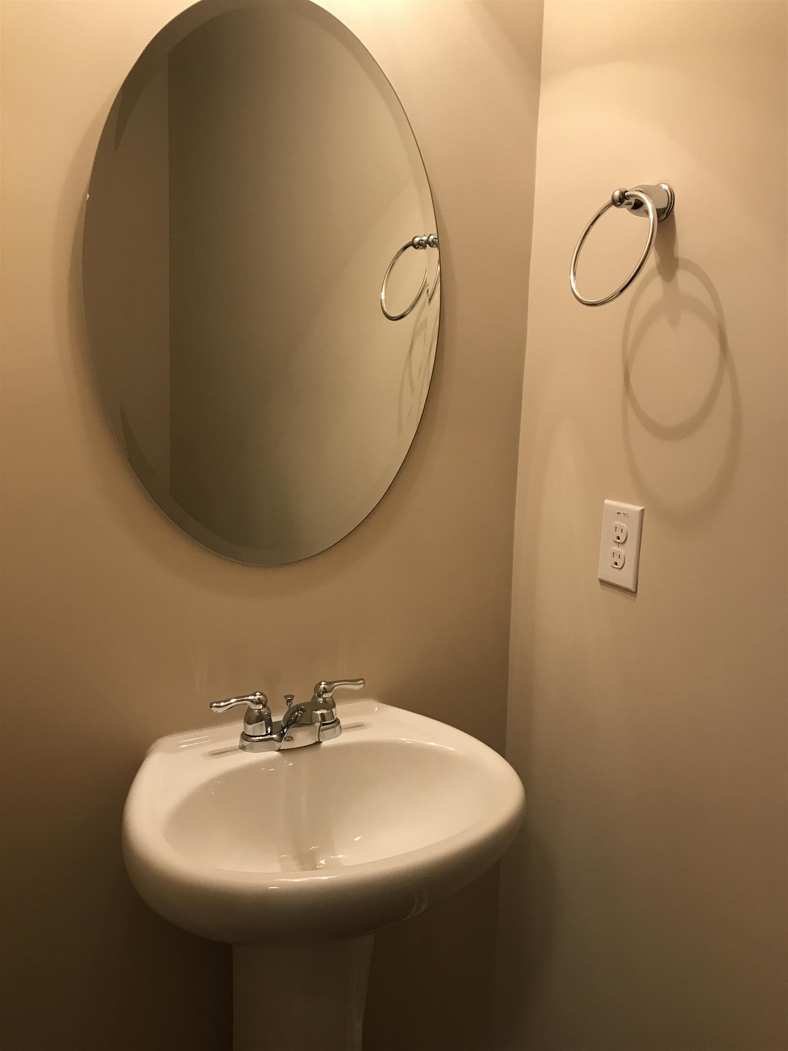 620 Prominence Road, Unit 5 Columbia, TN 38401 - Photo 3 of 19 Powder room