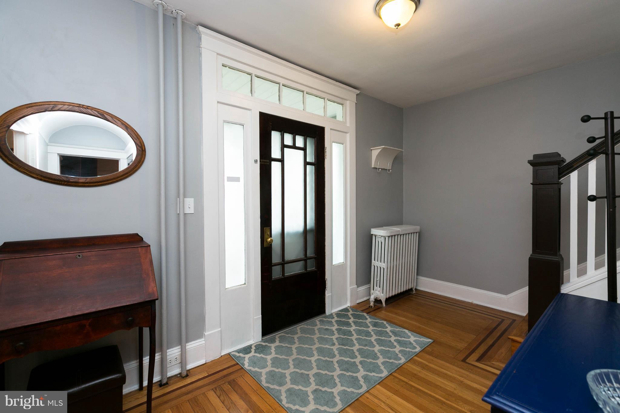 1414 Sulphur Spring Road Baltimore, MD 21227 - Photo 3 of 24 Foyer