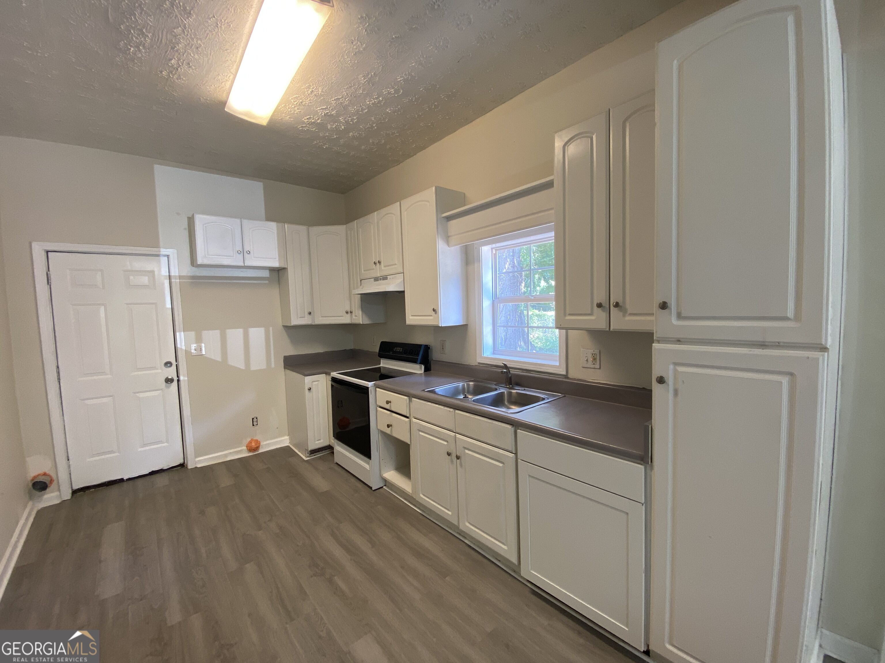 125 Hubbard Street, Unit B Monroe, GA 30655 - Photo 5 of 12 Gallery Image 5