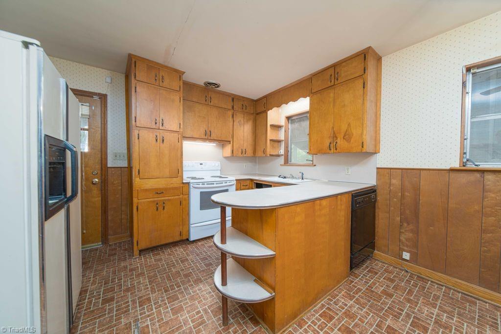 223 Hedgecock Road High Point, NC 27265 - Photo 6 of 22